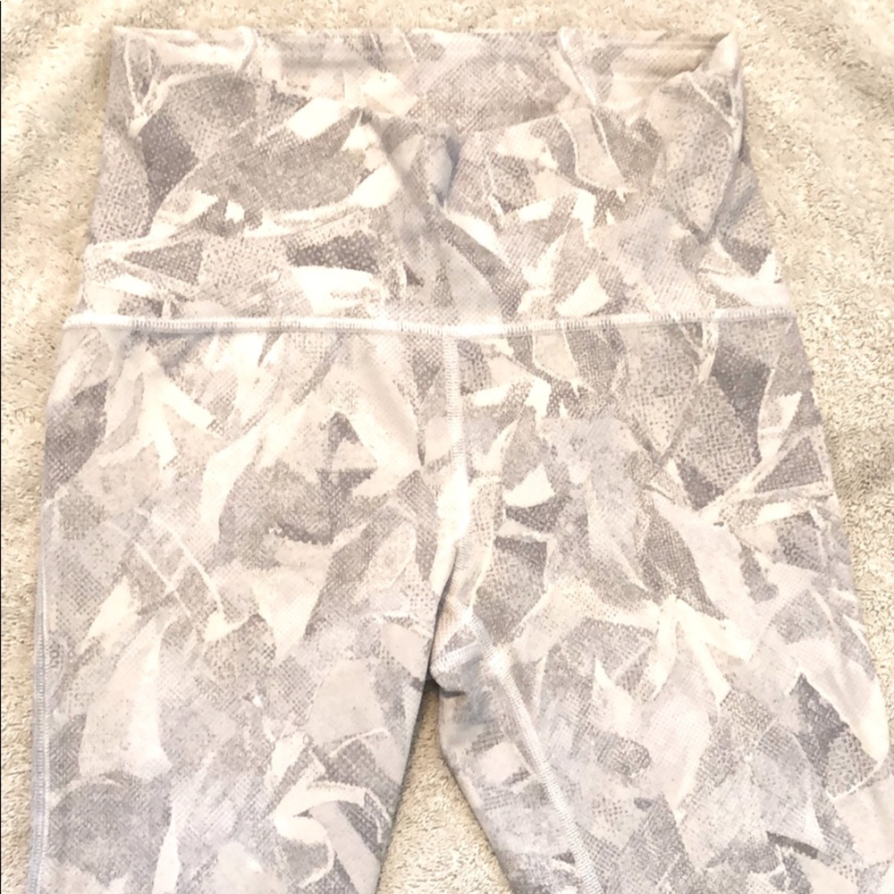 🚫SOLD🚫Lululemon Train Times 7/8 Pant * 25″ Jasmi - Picture 5 of 9